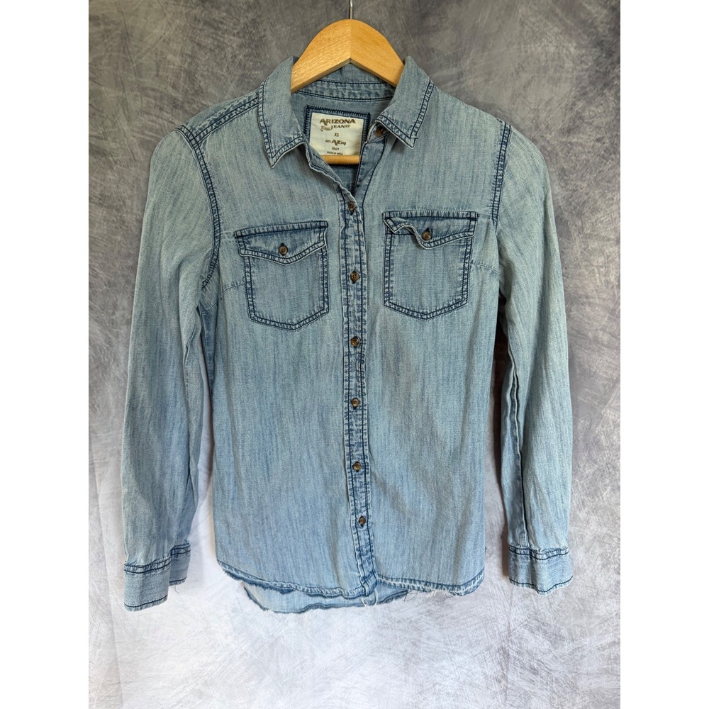 Arizona‎ Jean Co Womens XS Blue Chambray Denim Button Down Shirt Raw Hem Cotton